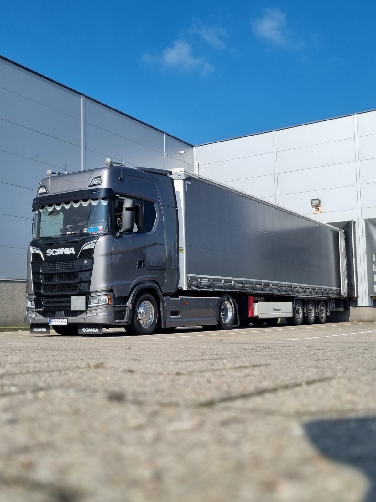 Jak Wybrać Najlepszego Partnera Logistycznego w Norwegii: Poradnik dla Firm Ekspandujących na Rynek Skandynawski